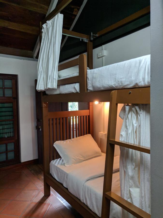 Adri Chembra Hostel Meppadi Exterior photo